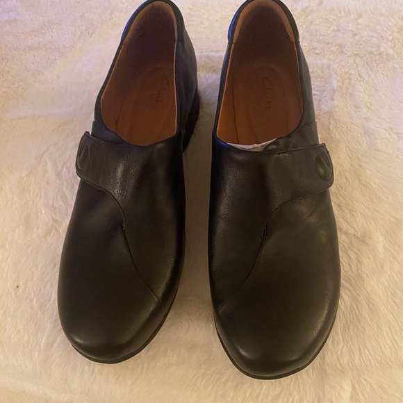 Clarks Slip On Loafers - Picture 1 of 8